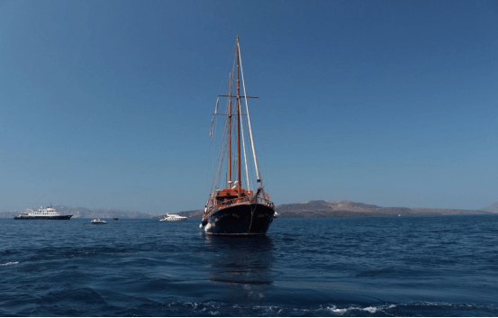 圣托里尼岛帆船