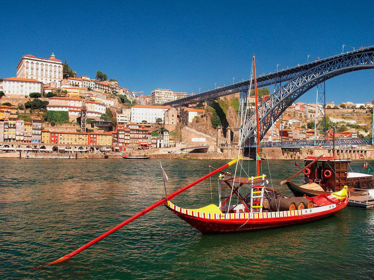 葡萄牙在葡萄牙旅游,带什么纪念品回来最好